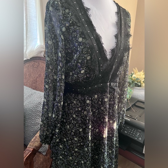 NWT Zara Floral Dress, Studded w/ Lace Trimmings in Greeb and Black Color, Sz M - Picture 9 of 11